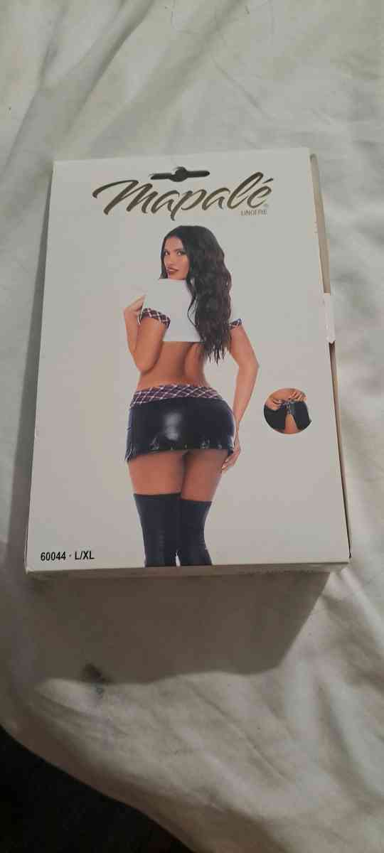 school girl COSTUME XL - Bakersfield, California - FleaMarketBay