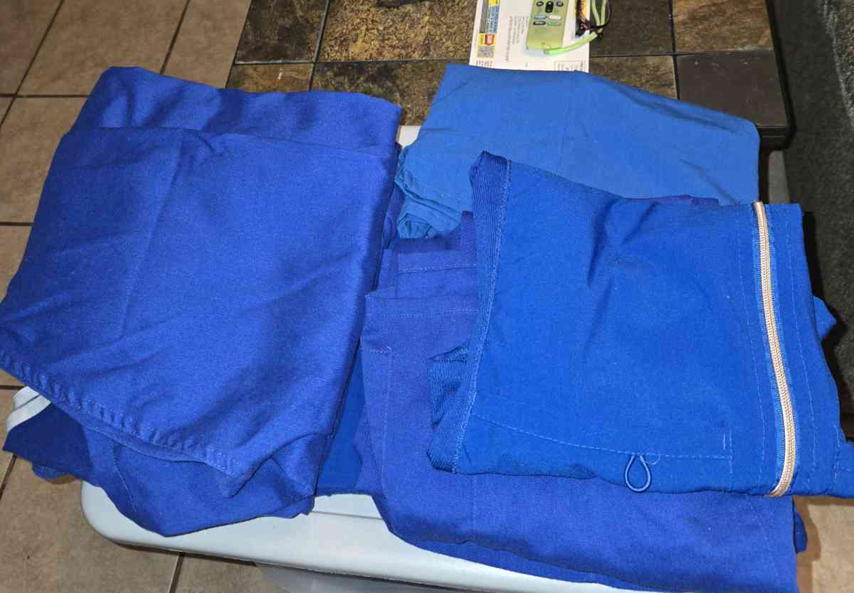 Four Sets Womens Scrubs - Killeen, Texas - FleaMarketBay