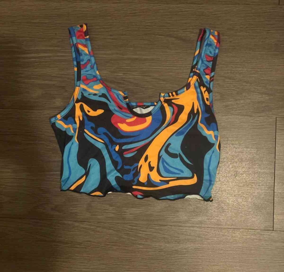 crop top - Hazleton, Pennsylvania