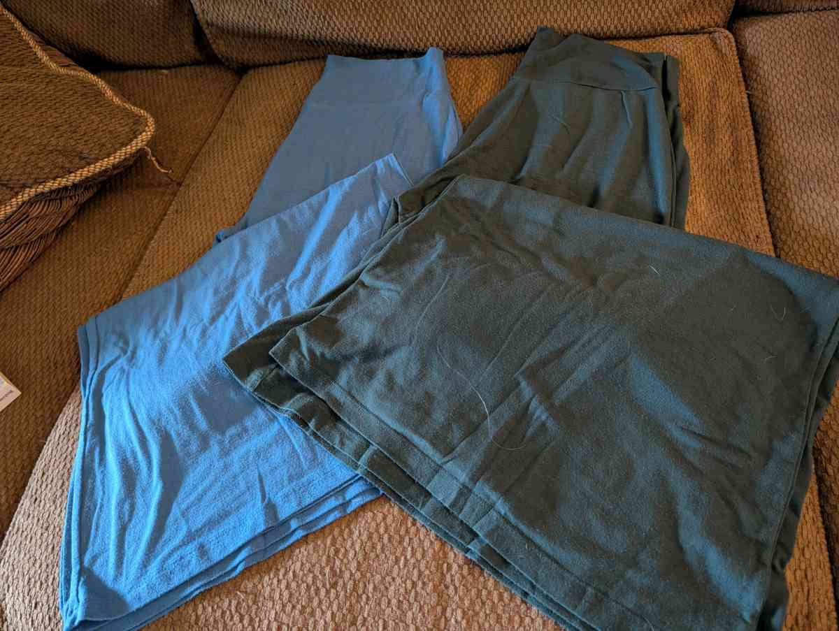 Blue and green largelegged pants - Savannah, Georgia