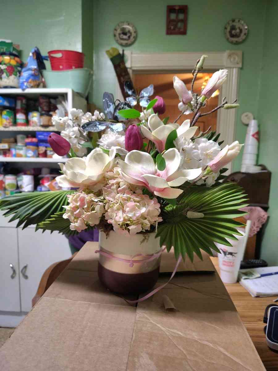 Floral Arrangement Ruffled Fan Palm Leaves Tulips Hydrangea