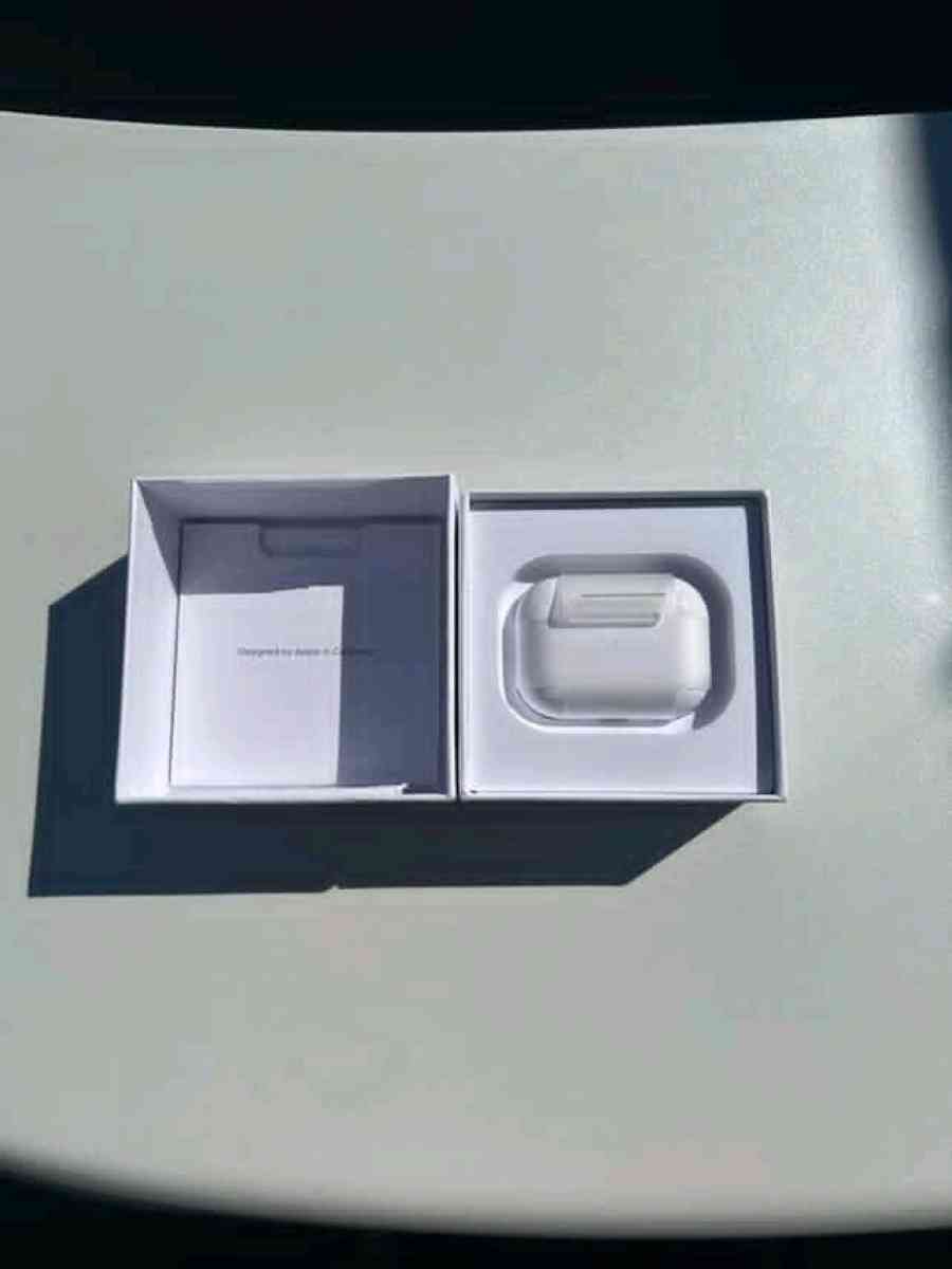 Airpods pro - Phoenix, Arizona - FleaMarketBay