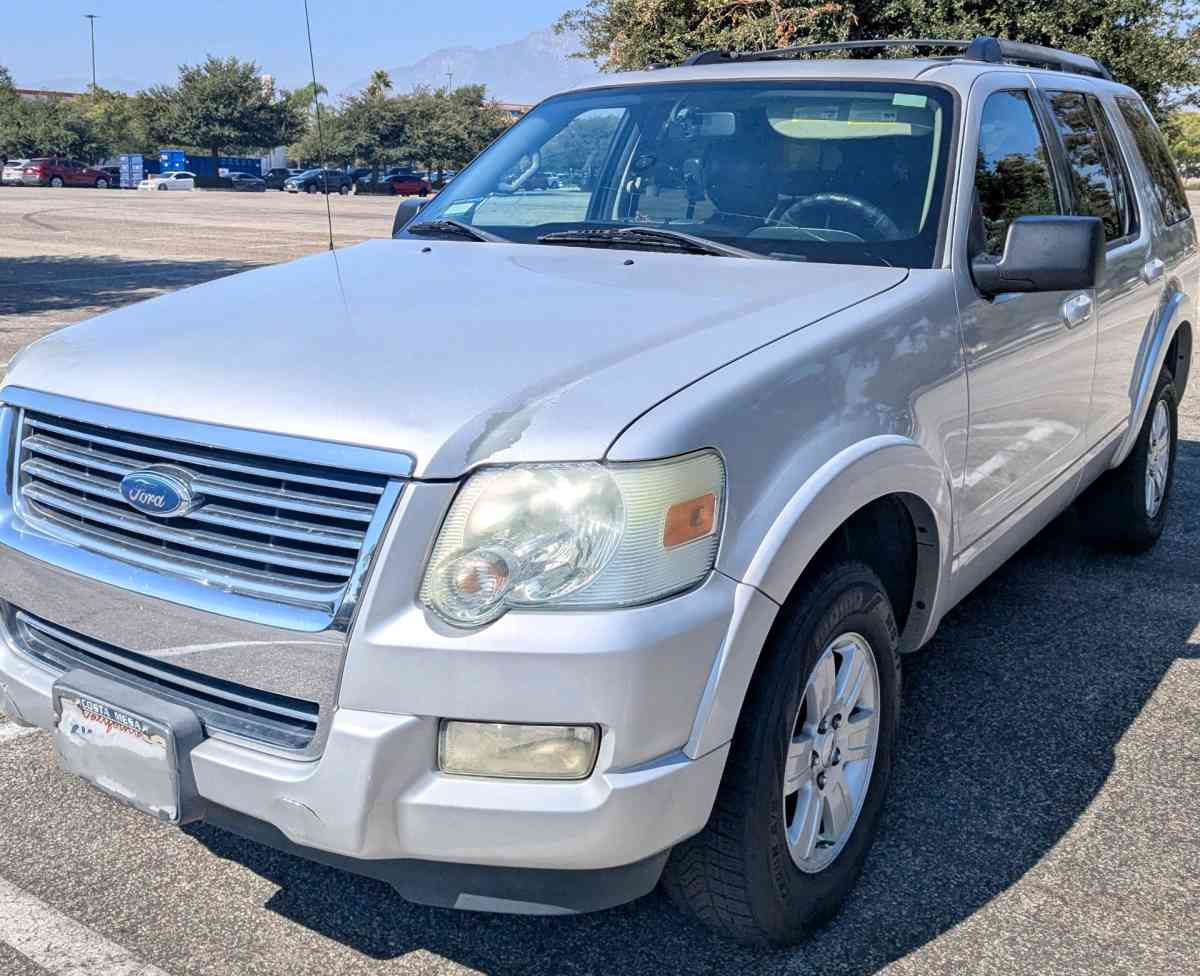 Ford explorer 2009 V6 40 liter 139k miles - Fontana, California - FleaMarketBay