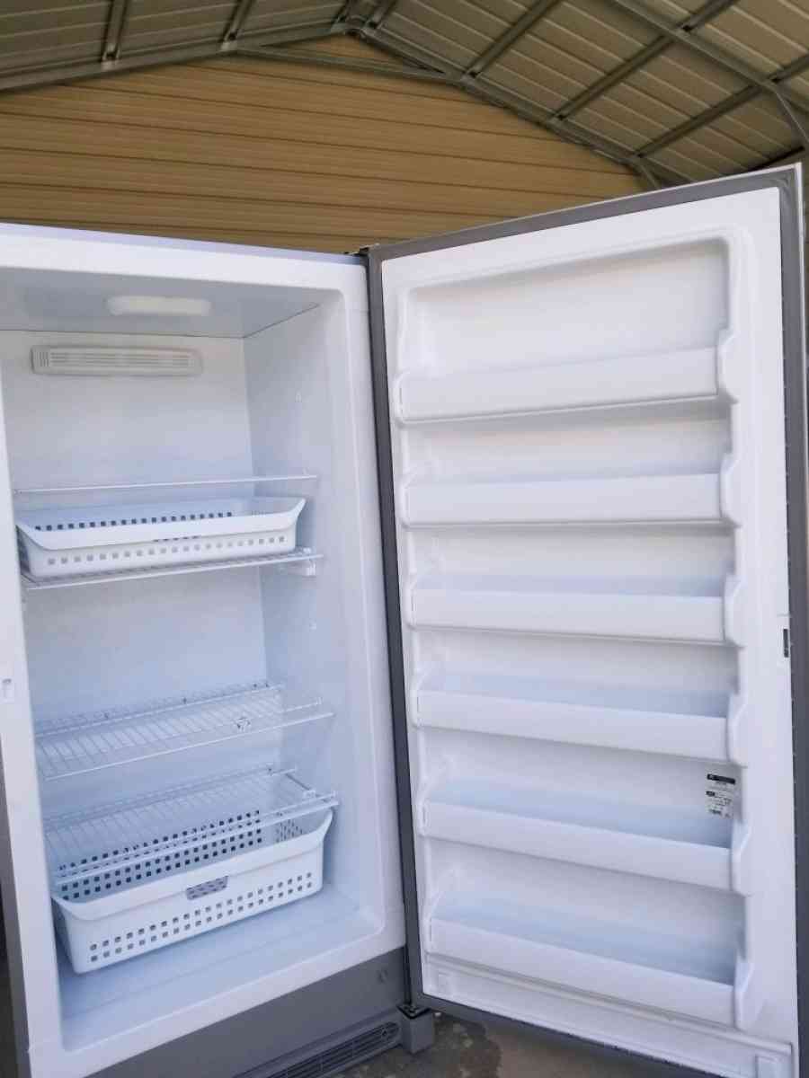 Stand up freezer - Perry, Georgia - FleaMarketBay
