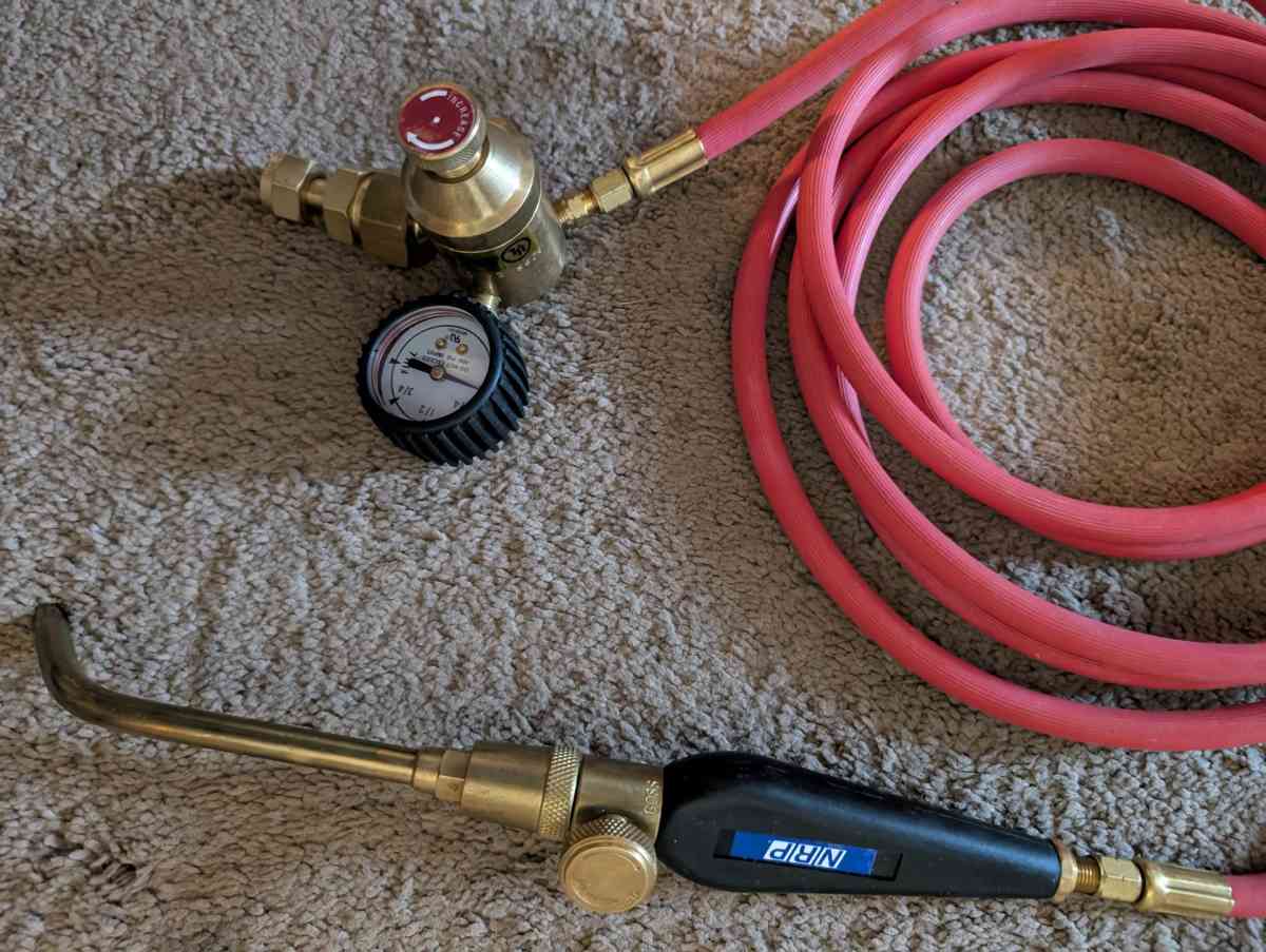 BRAND NEW GOSS Acetylene Torch Kit  Regulator Gauge 12ft Hos - Bennett, North Carolina - FleaMarketBay