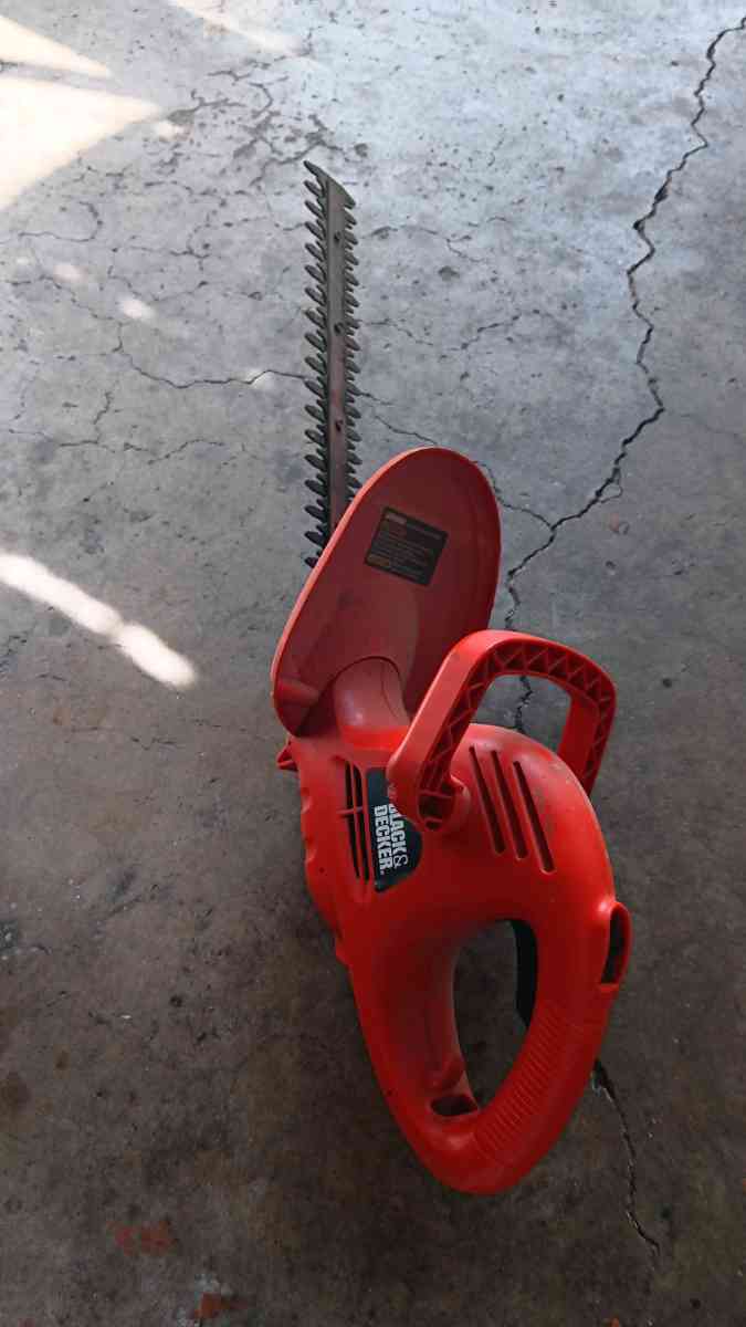 Black and Decker Hedge Trimmer