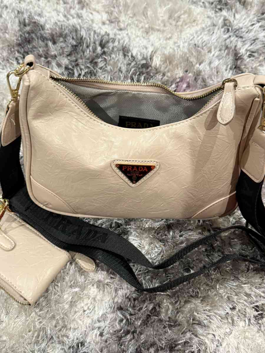 Fashionable Beige Color Handbag