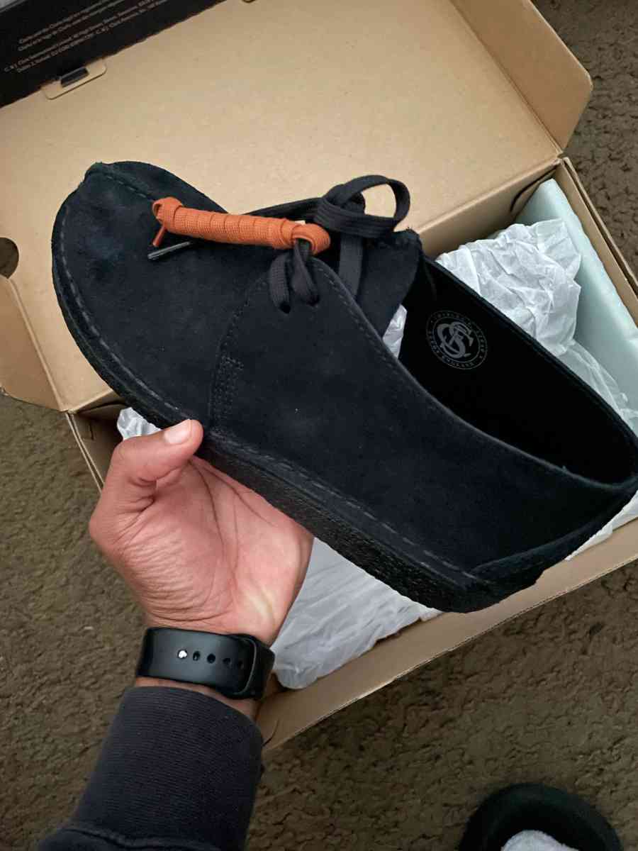 clarks sneakers - Fort Lauderdale, Florida - FleaMarketBay