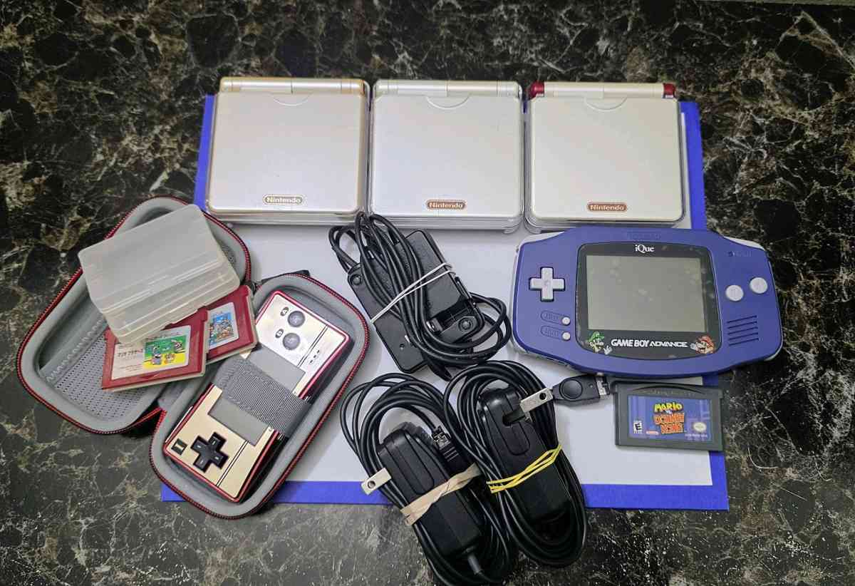 Gameboy advance sp Bundle with games and different consoles