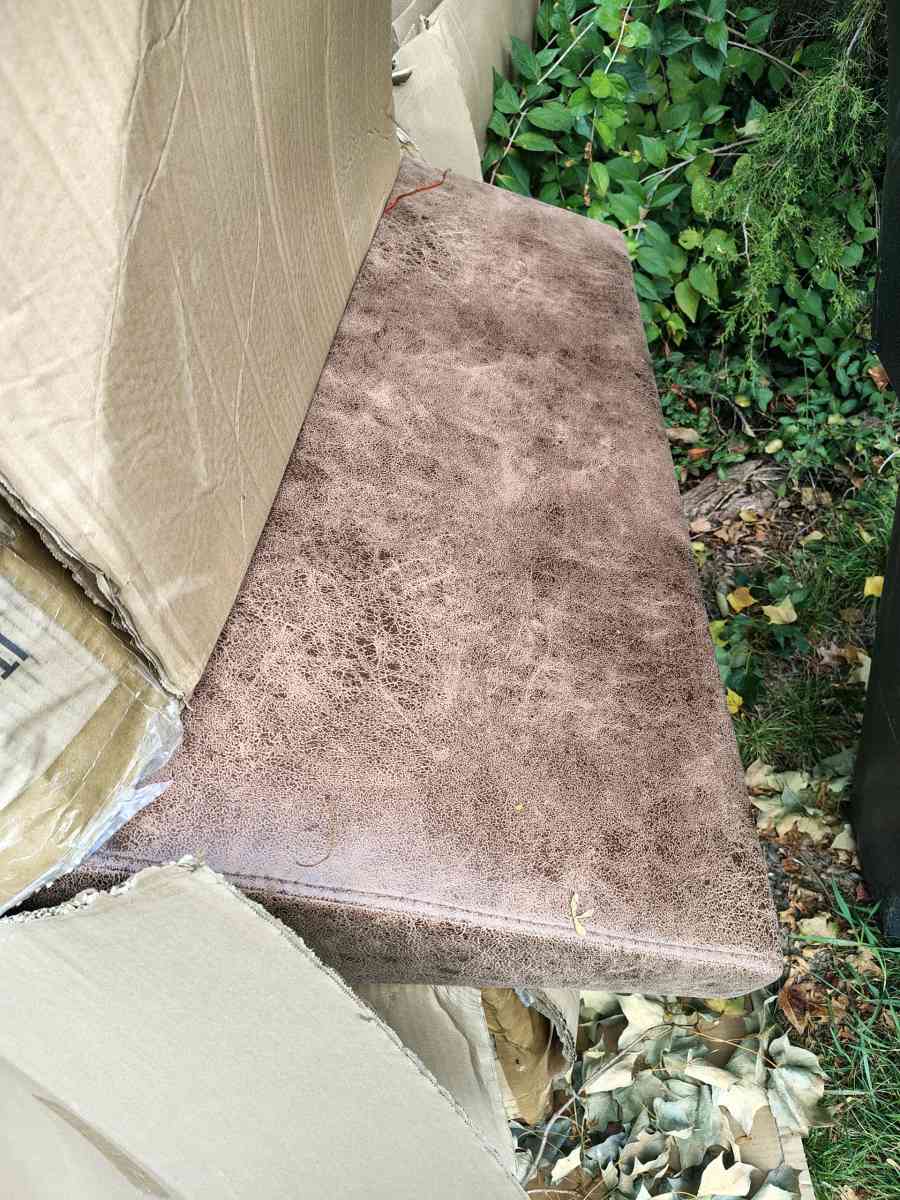 Pieces of Furniture - Dayton, Ohio - FleaMarketBay