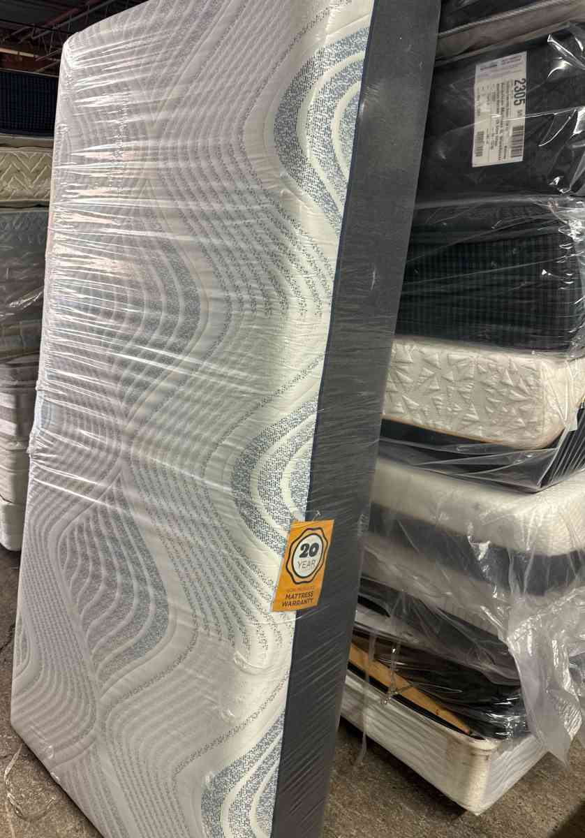 Matress bed frame on sale 350 - Chicago, Illinois - FleaMarketBay