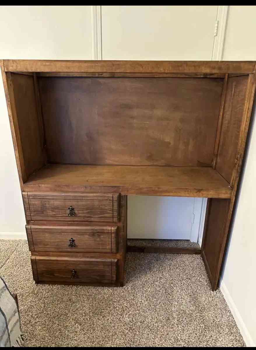 Desk shelves and drawers wood furniture - Kalamazoo, Michigan - FleaMarketBay