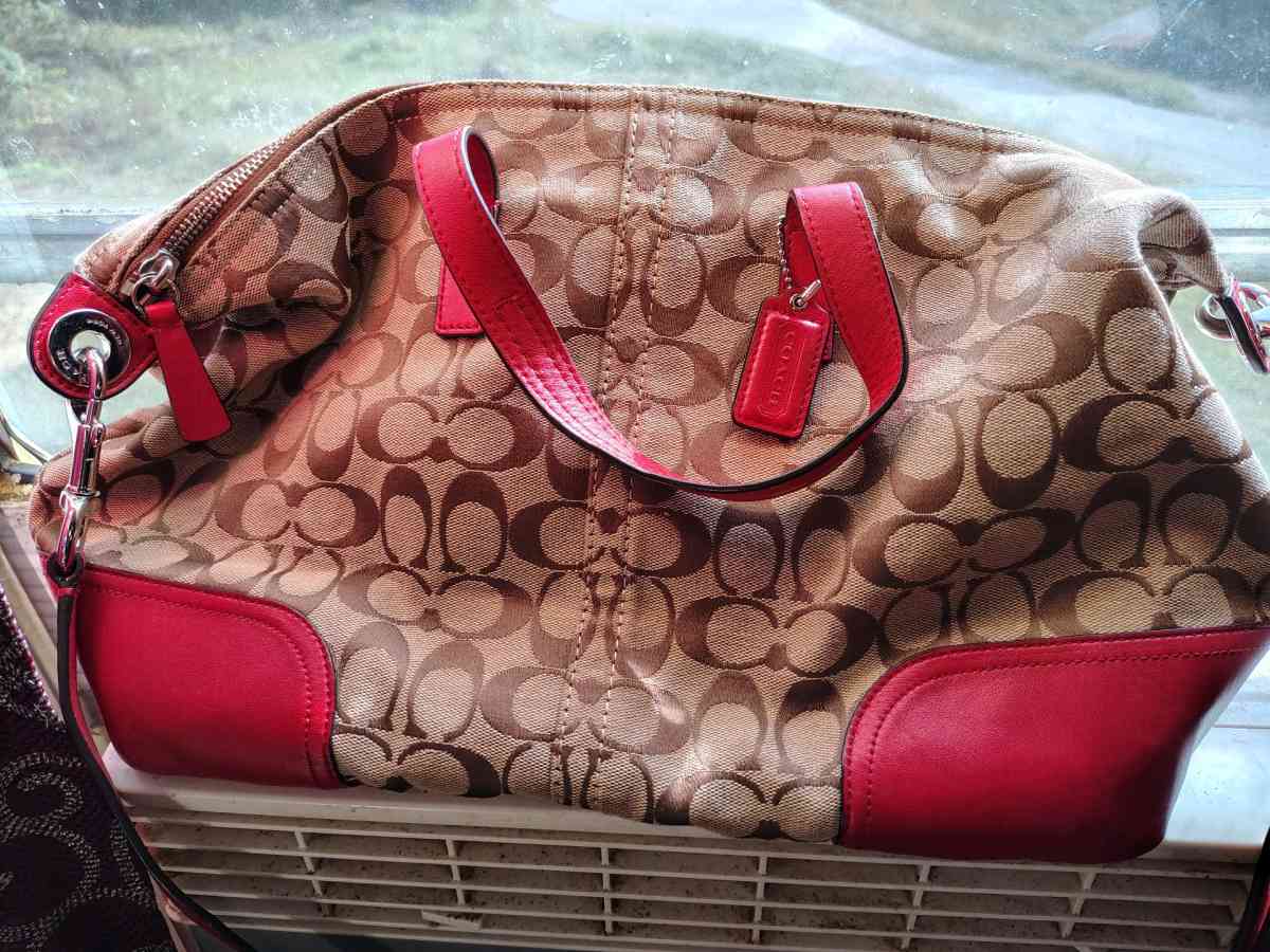 coach purse with checkbook cover - Radcliff, Kentucky - FleaMarketBay