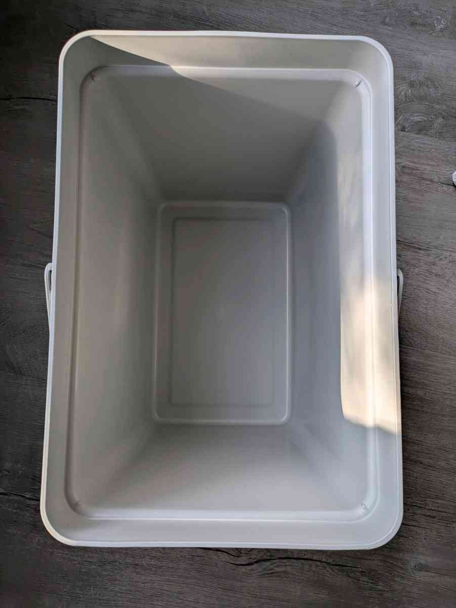 IKEA HALLBAR Bin with Lid Light Gray 6 Gallon - Chicago, Illinois - FleaMarketBay
