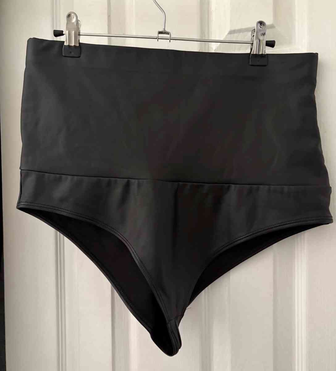 set shirt and pants - Kissimmee, Florida - FleaMarketBay