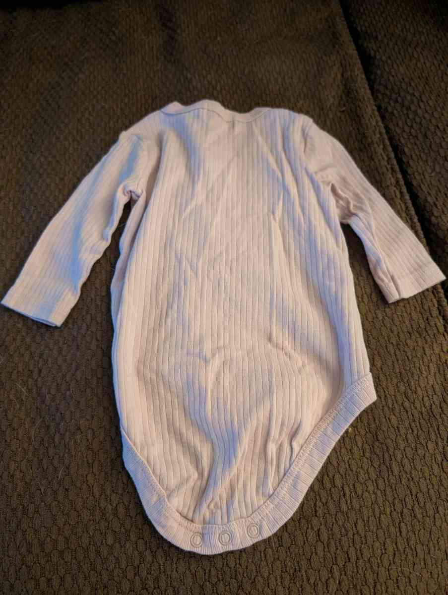 Baby onesie with buttons - Savannah, Georgia - FleaMarketBay