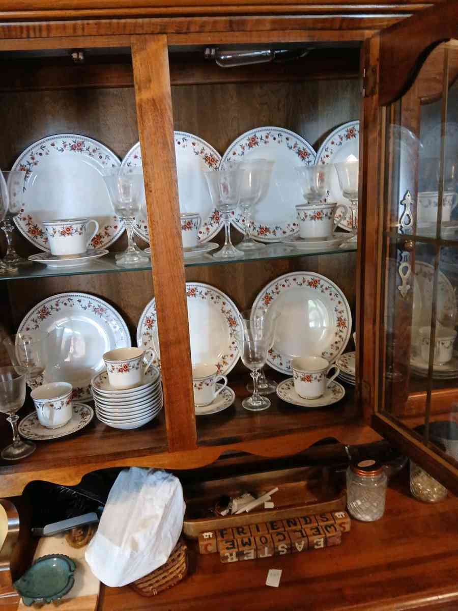 All House furniture beds dressers tables dishes - Louisville, Kentucky - FleaMarketBay