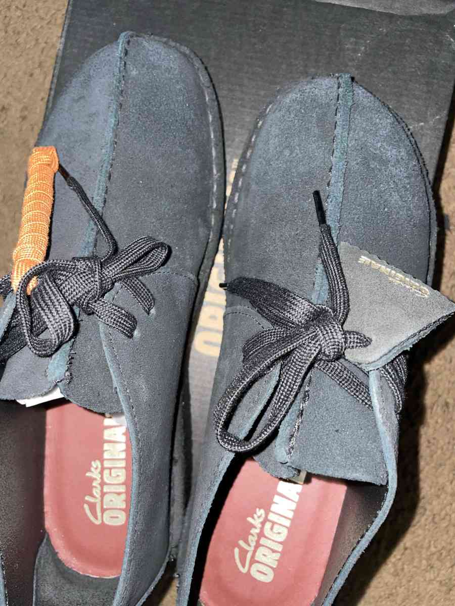 clarks sneakers - Fort Lauderdale, Florida - FleaMarketBay