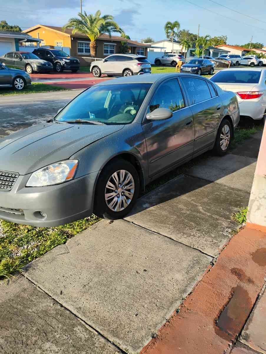 Nissan Altima - Miami, Florida - FleaMarketBay