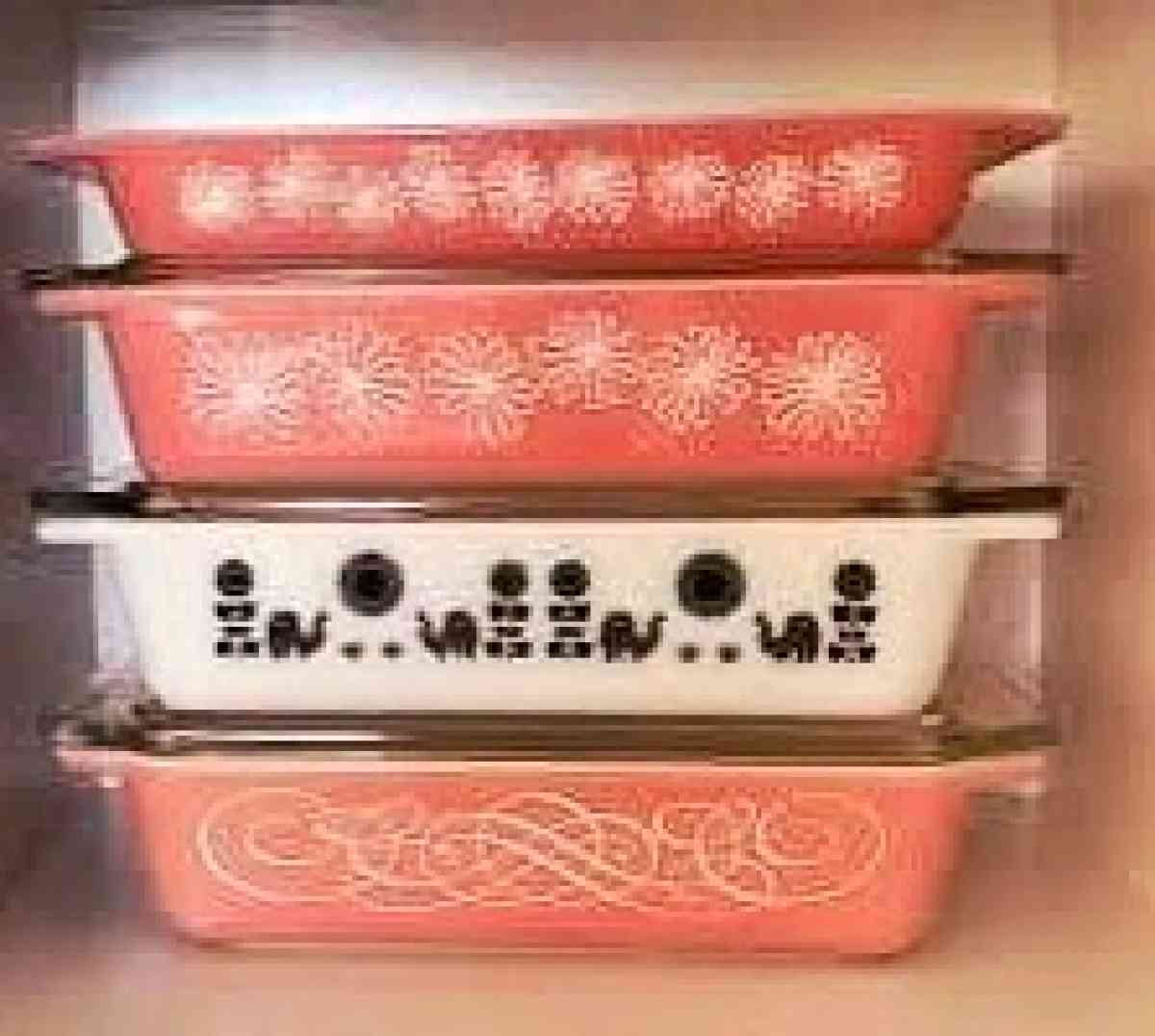 pink Pyrex vintage dishes - Springfield, Ohio - FleaMarketBay