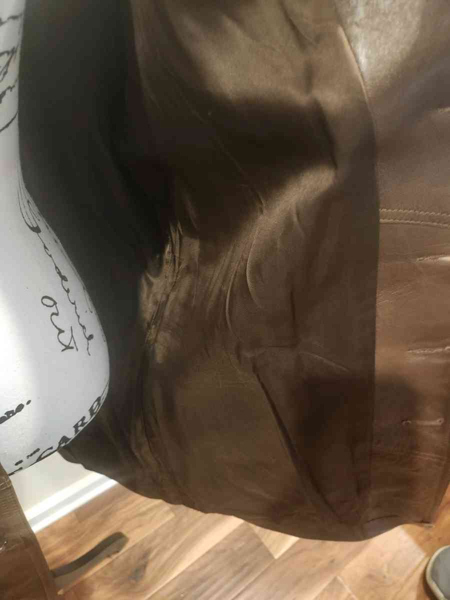 vintage leather jacket - Baton Rouge, Louisiana - FleaMarketBay