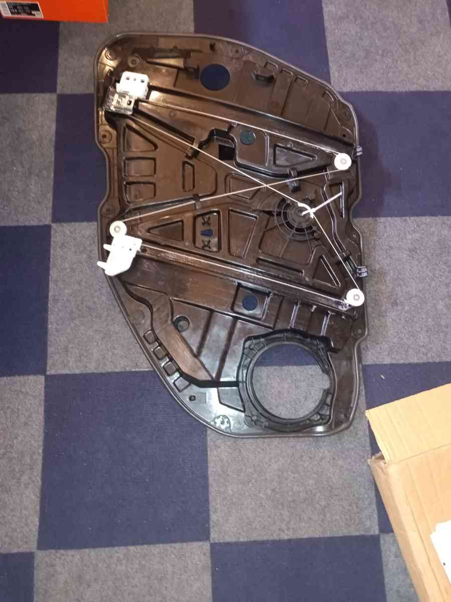 SecosAutoparts Front Left Side Power Window Regulator - Alicia, Arkansas