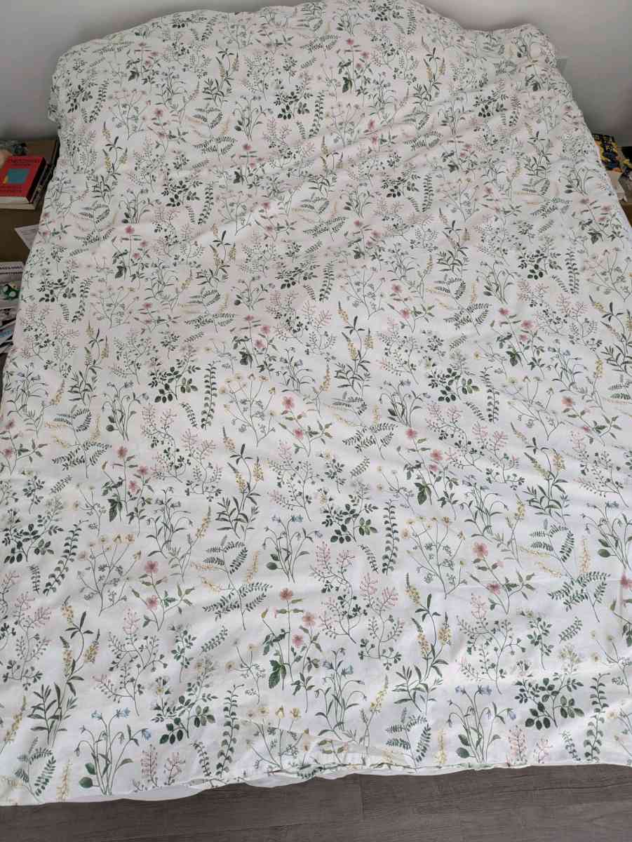 2 IKEA TIMJANSMOTT Duvet Covers and Pillowcases  Twin - Chicago, Illinois - FleaMarketBay