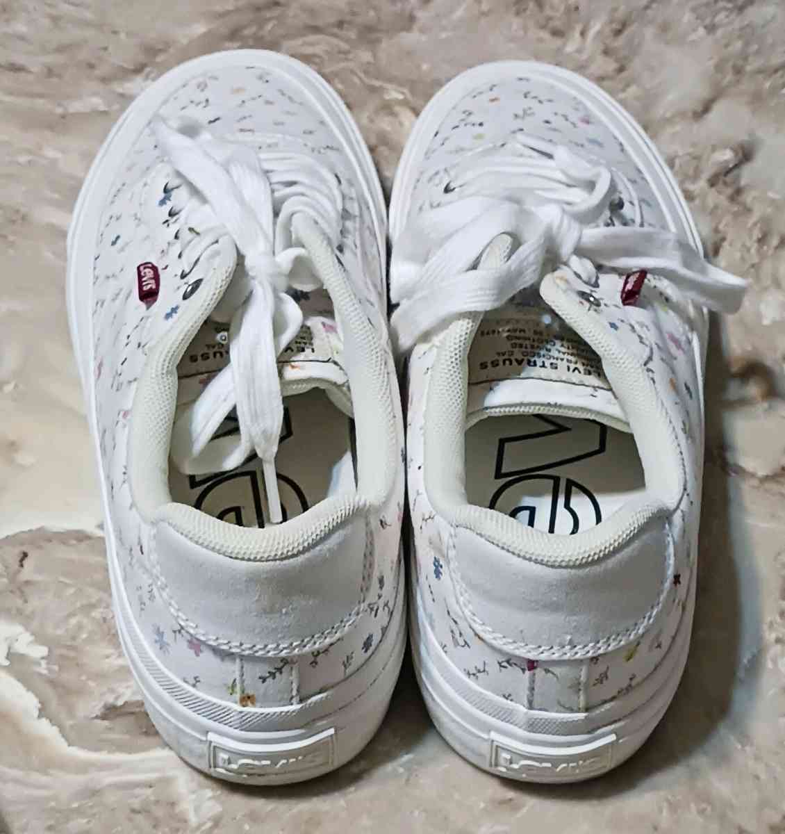 Womens Levis Shoes Size 8 and a half - Fort Smith, Arkansas - FleaMarketBay