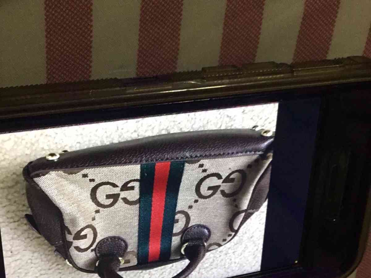 womans crossbody purse - Mc Lean, Virginia - FleaMarketBay