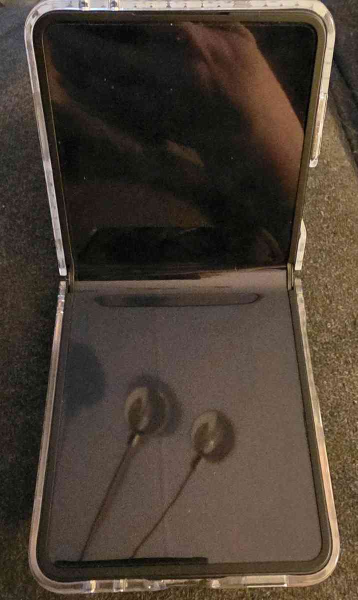 Samsung Galaxy Z flip 7 - Blacksburg, Virginia - FleaMarketBay