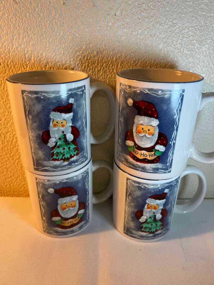 Christmas mugs set of 4 - Camp Verde, Arizona - FleaMarketBay
