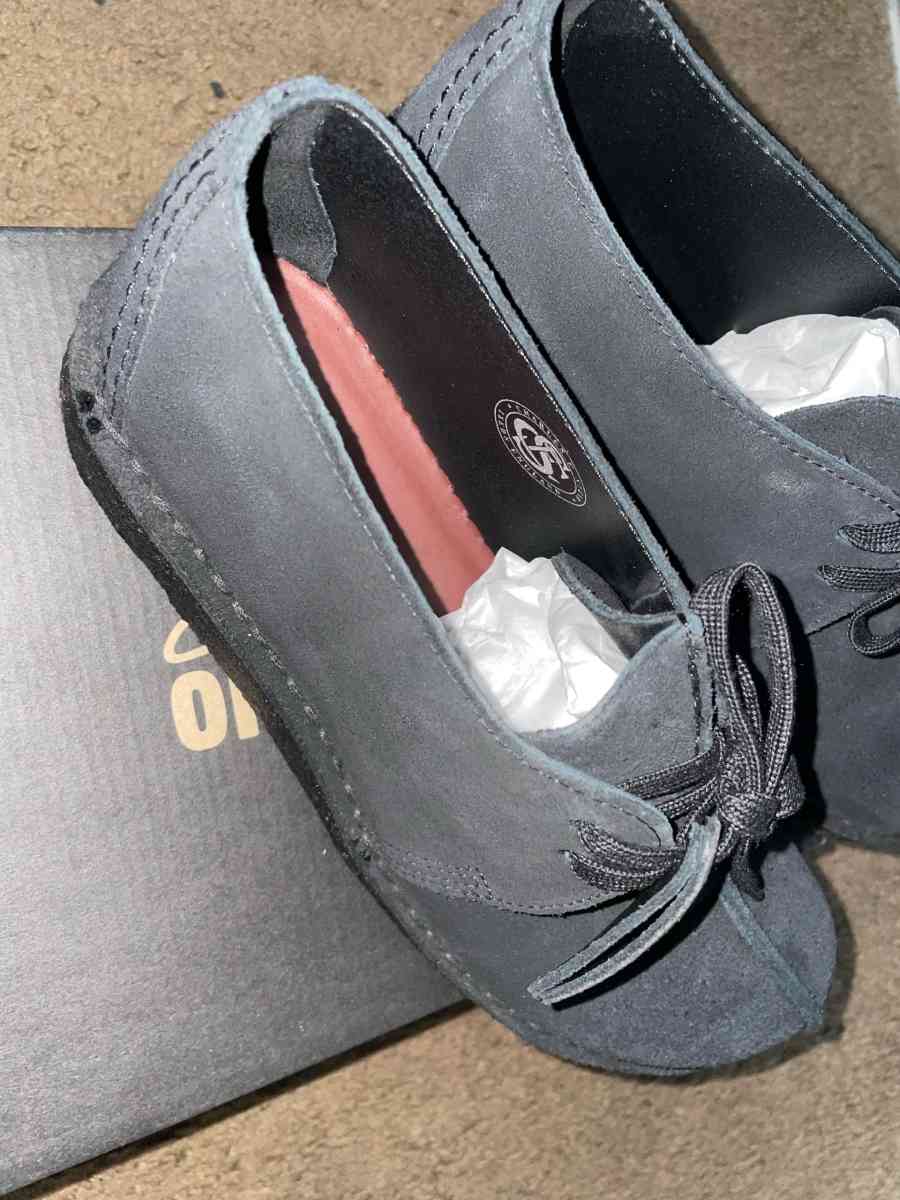 clarks sneakers - Fort Lauderdale, Florida - FleaMarketBay