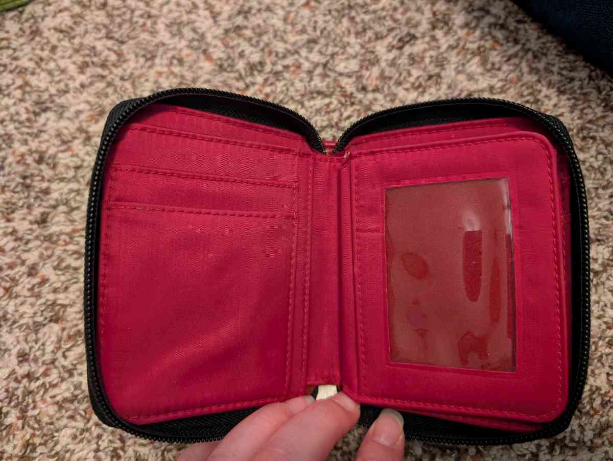 Wallet with the letter L - Savannah, Georgia - FleaMarketBay