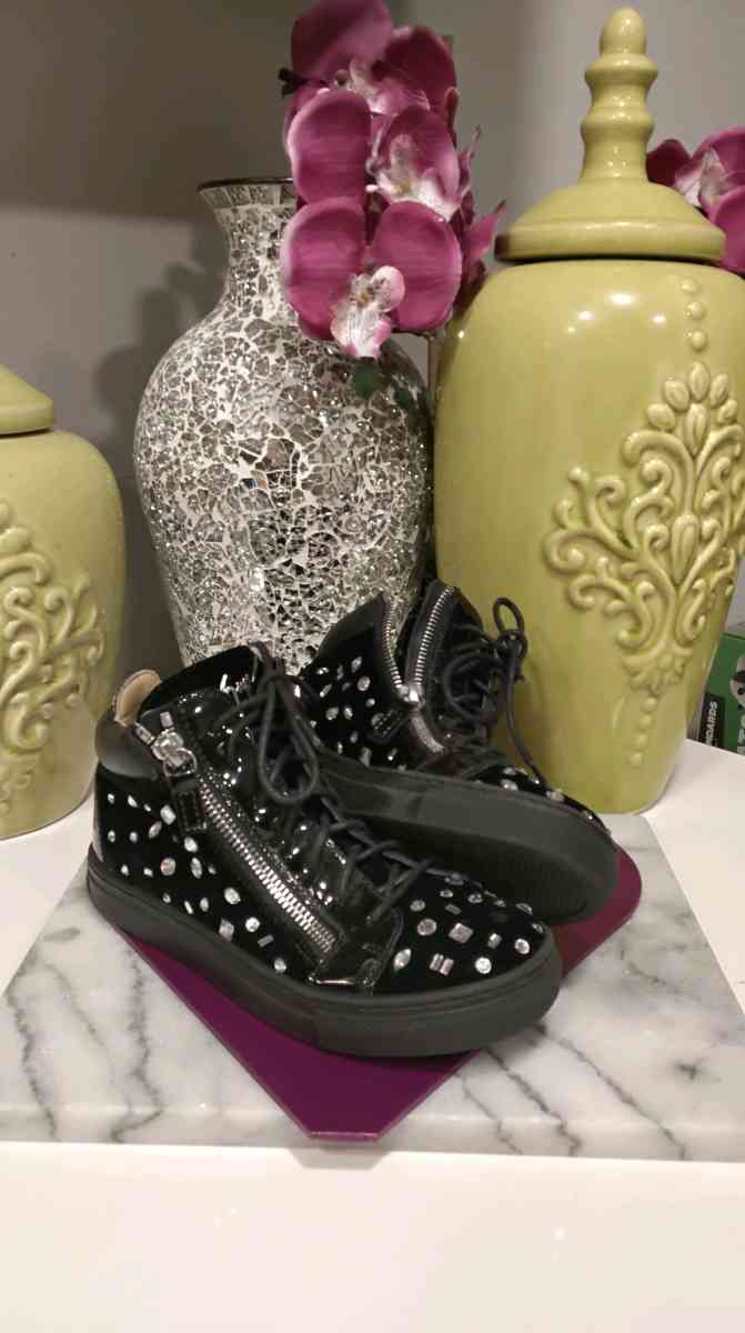 Giuseppe Zanotti - San Diego, California