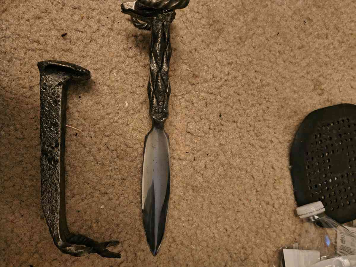 weapons and armor - Aberdeen Proving Ground, Maryland - FleaMarketBay