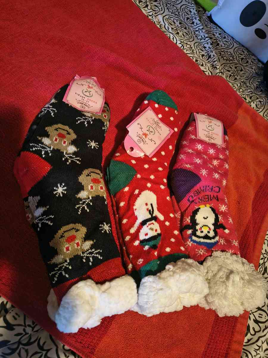 christmas socks 400 each pair - Bell Gardens, California - FleaMarketBay