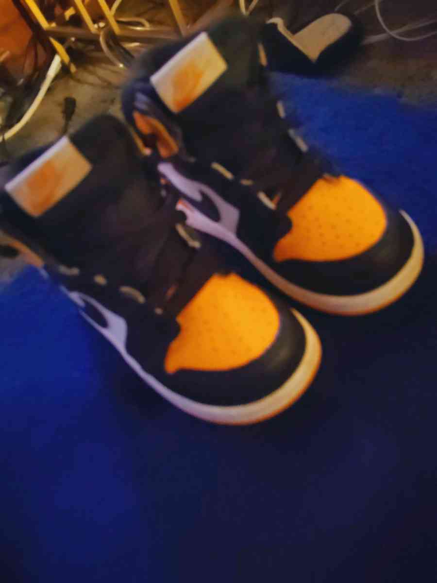 Air Jordan 1 High Retro OG Taxi Black Sail TD Deadstock Sz8 - Philadelphia, Pennsylvania - FleaMarketBay