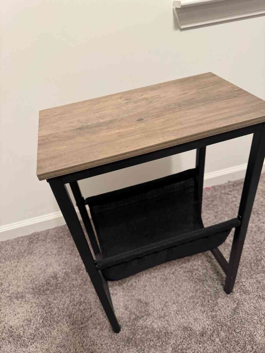 stand - Columbia, South Carolina - FleaMarketBay