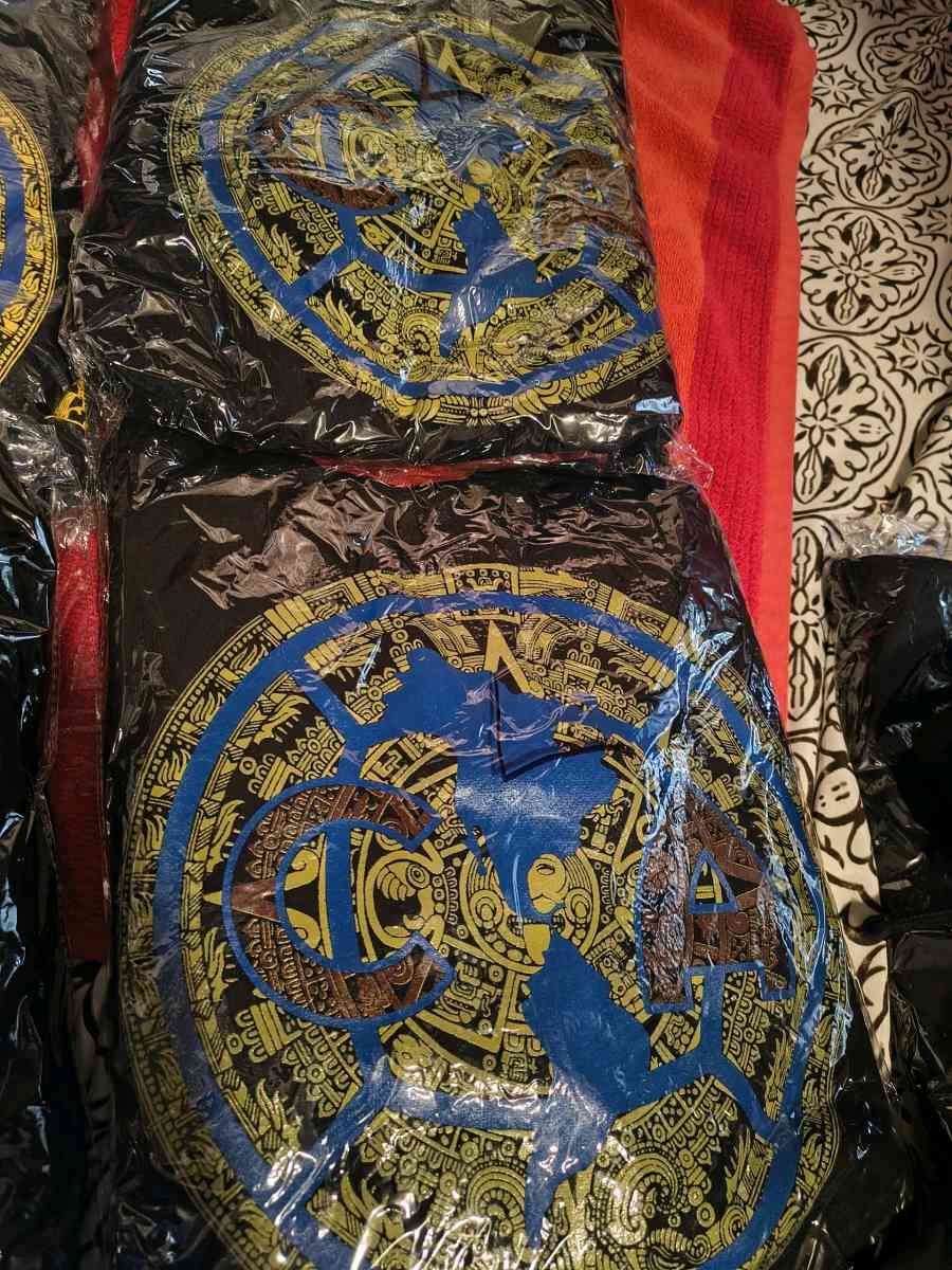 sweater for men  And Women Size SMALL MEDIUN AND LARGE - Bell Gardens, California - FleaMarketBay