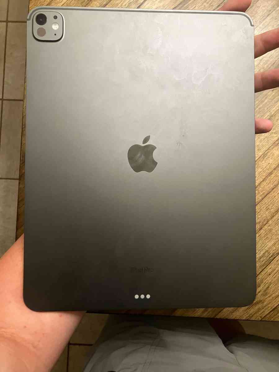 Unlocked 2024 IPad Pro M4 13 Inch 256GB WiFi Only - Hesperia, California - FleaMarketBay