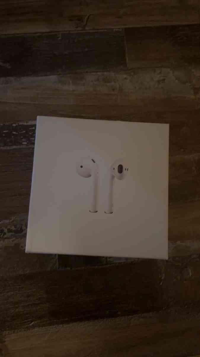 Apple AirPods with Wireless Charging Case 2nd Generation - Mississippi State, Mississippi
