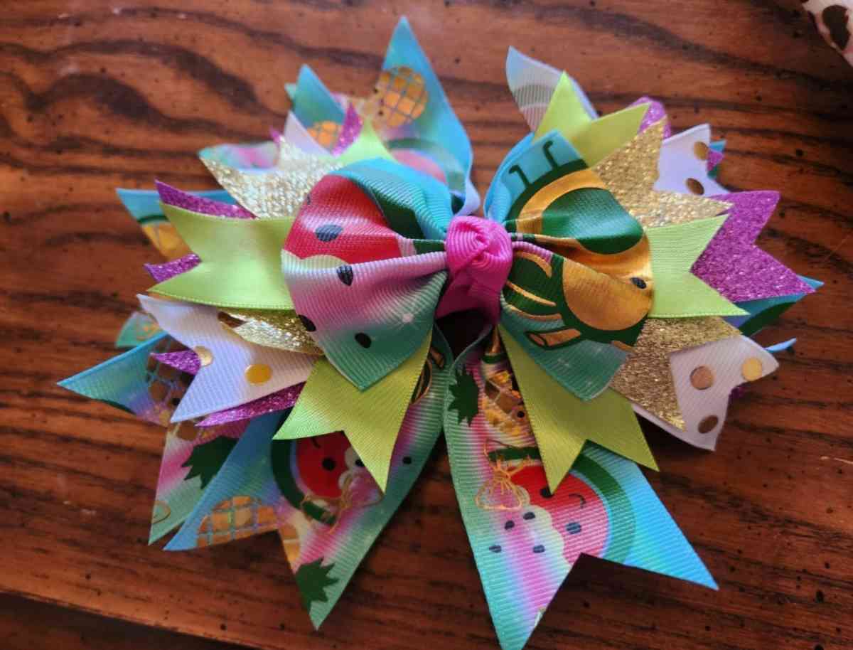 5 girl hair bows - Savannah, Georgia - FleaMarketBay