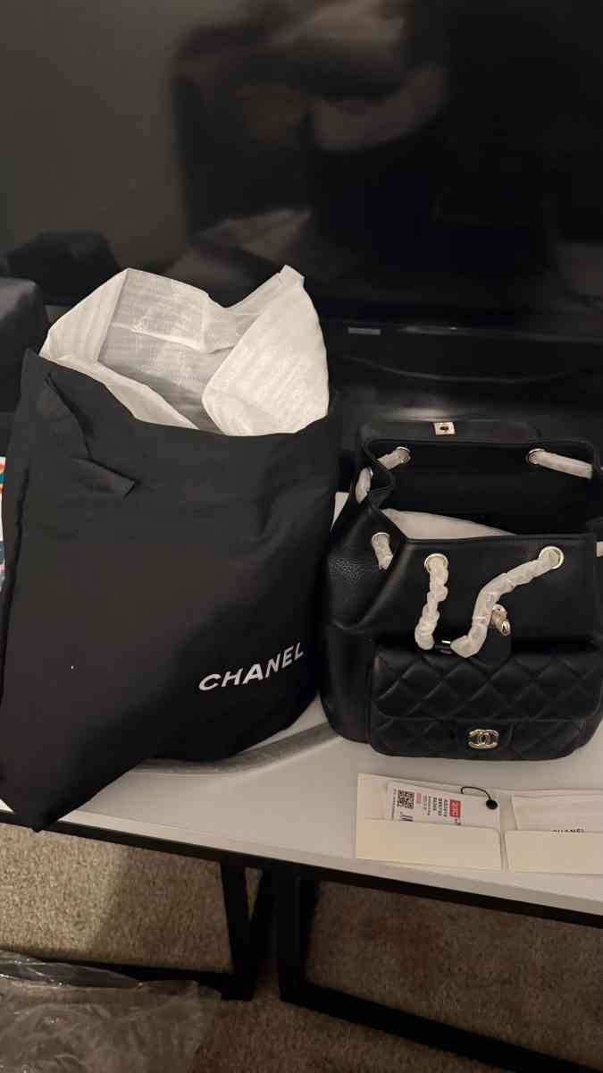 Brand new leather luxury backpack - Los Angeles, California - FleaMarketBay