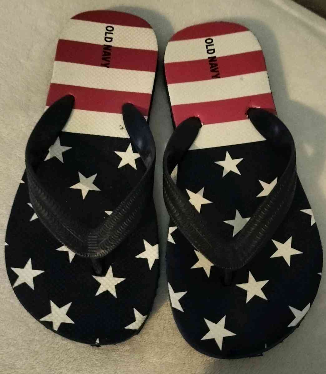 Nike Slides 6Y and Old Navy flip flops - Houston, Texas - FleaMarketBay