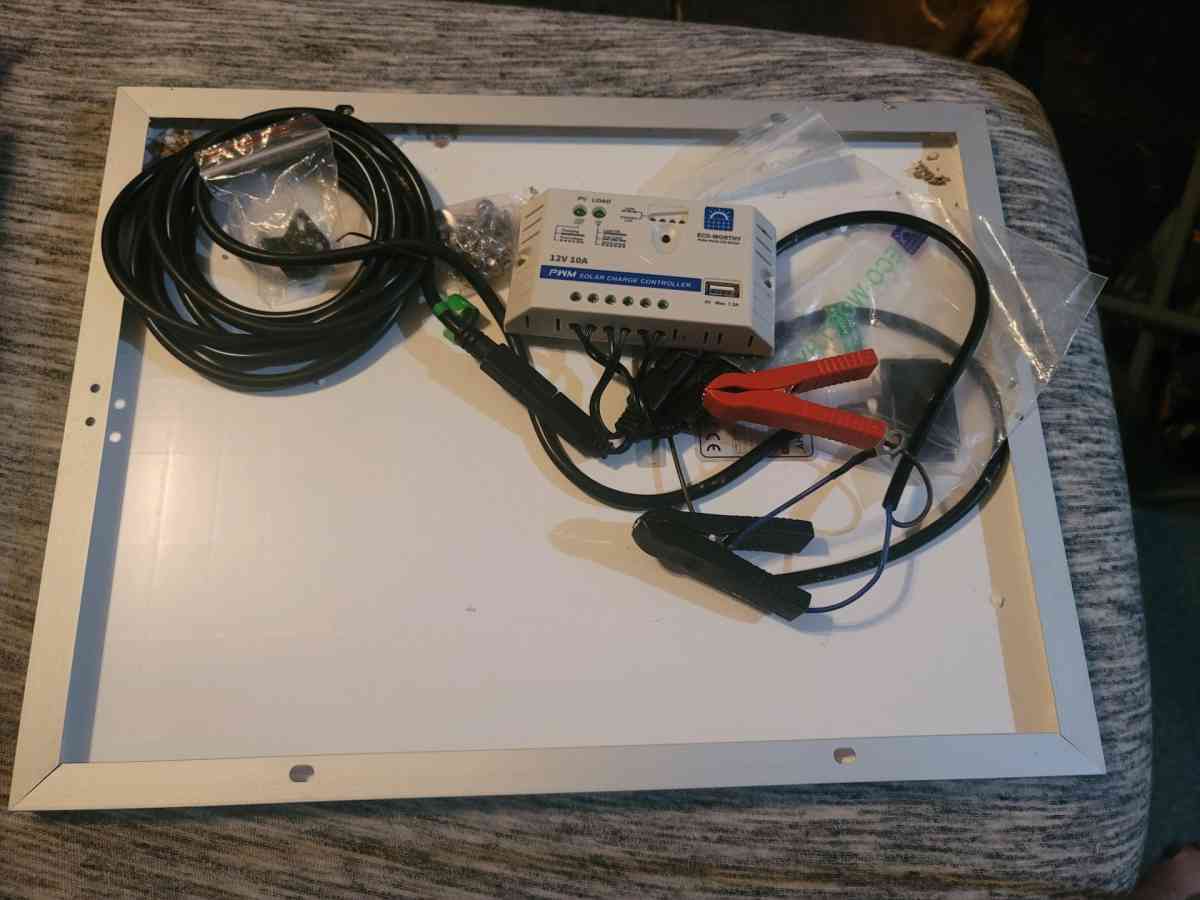 Small solar panel - Van Buren, Arkansas - FleaMarketBay