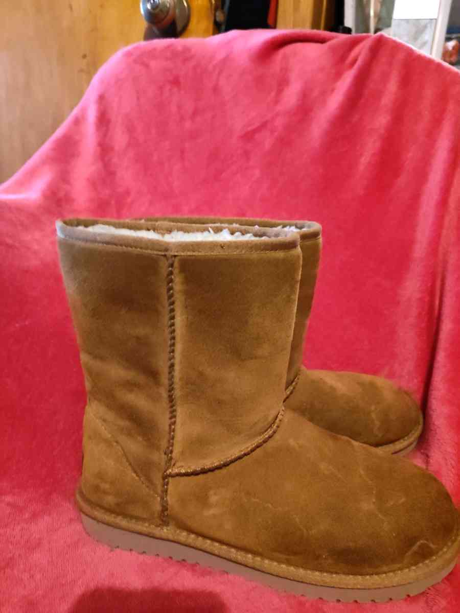 Koolabura by UGG size 8 tan womens boots - Mogadore, Ohio - FleaMarketBay