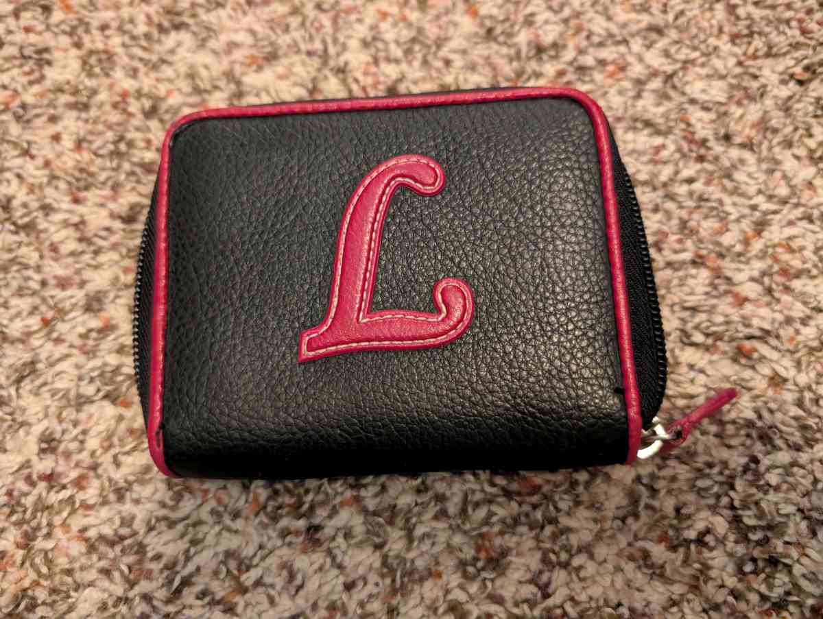 Wallet with the letter L - Savannah, Georgia