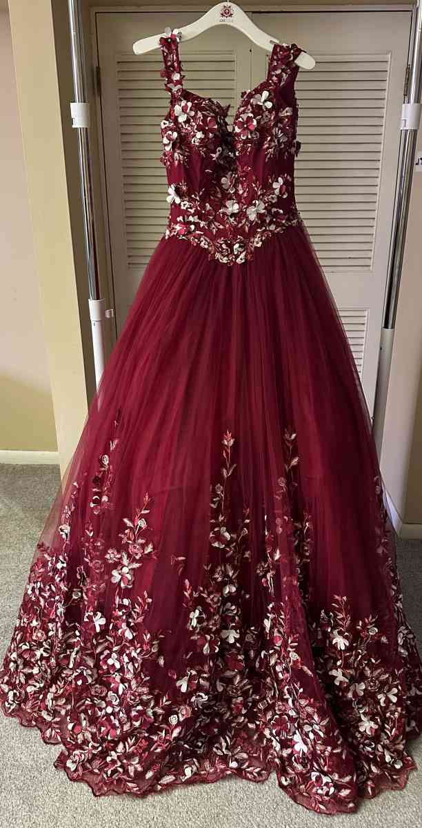 Engagement dress - Addieville, Illinois - FleaMarketBay