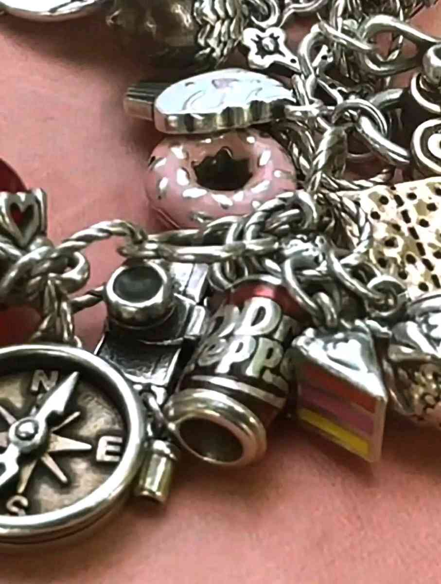 Silver James Avery Bracelet - Edinburg, Texas - FleaMarketBay