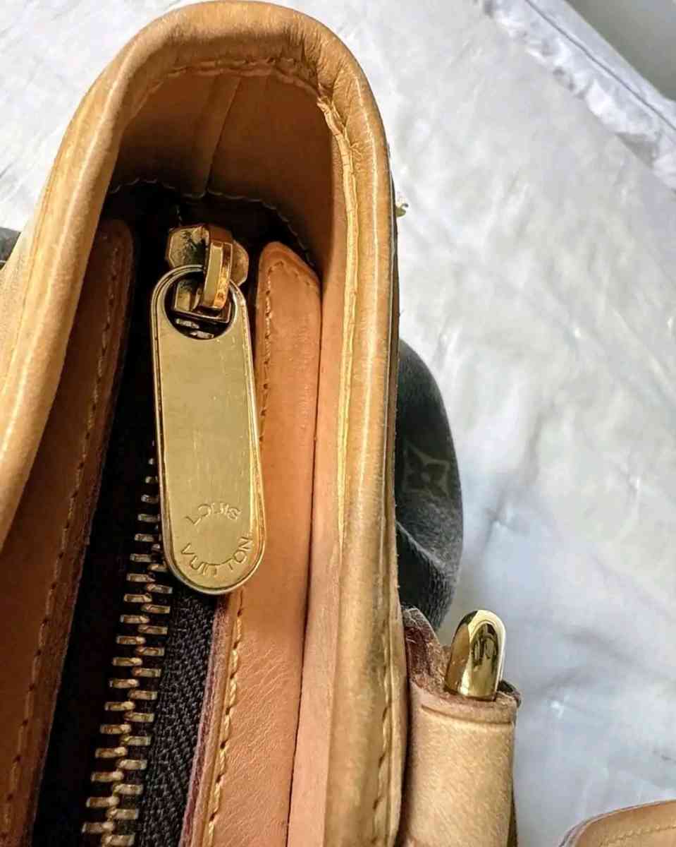 Vuitton BOETIE Handbag - Festus, Missouri - FleaMarketBay